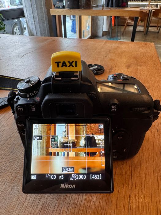 Nikon D7500 с 18‑55 VR и 35 mm f/1.8 – комплект с карта 64 GB