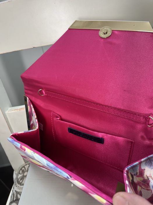 Сет дамска шарена чанта и обувки на ток