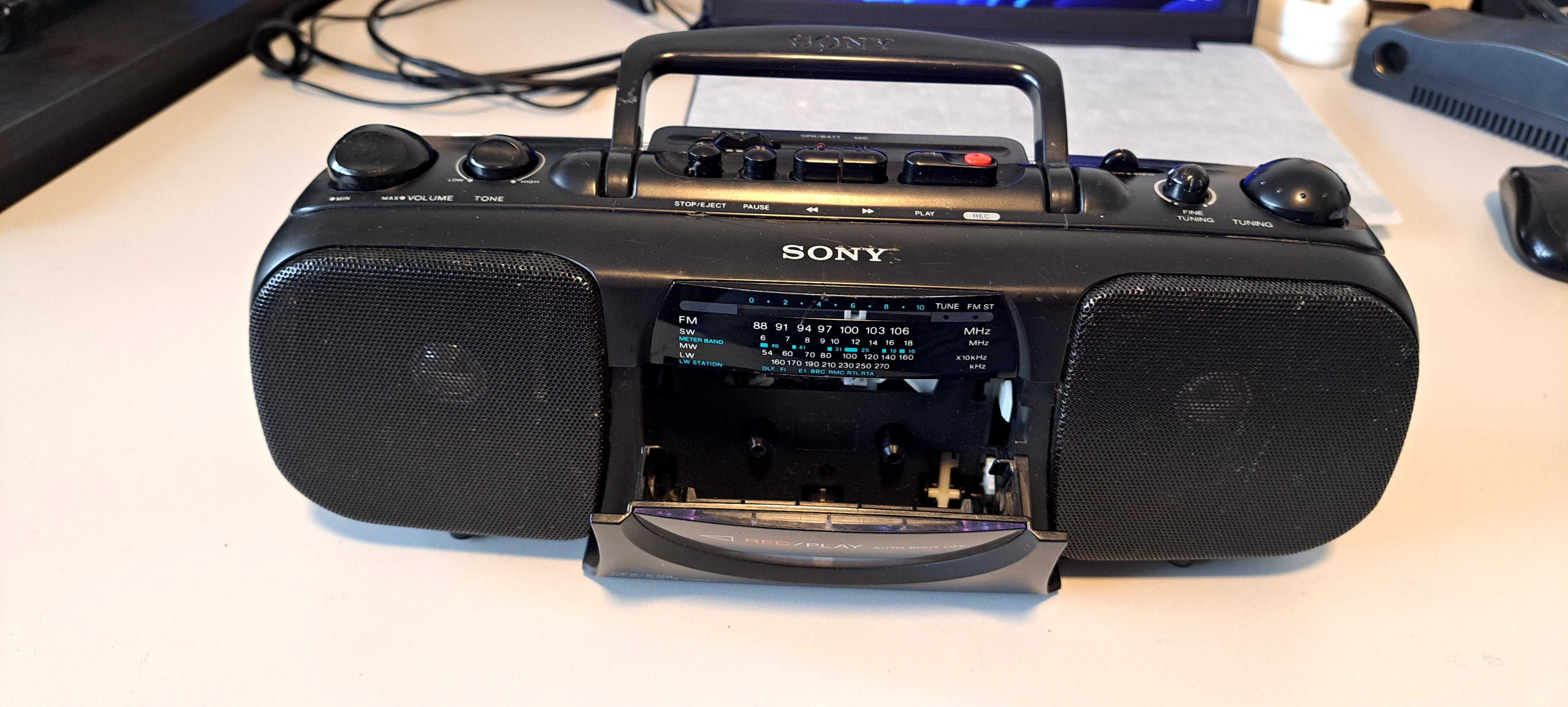 Sony CFS E10L radio casetofon
