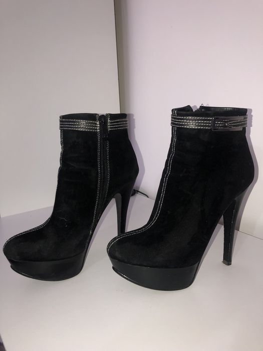 Черни обувки с ток