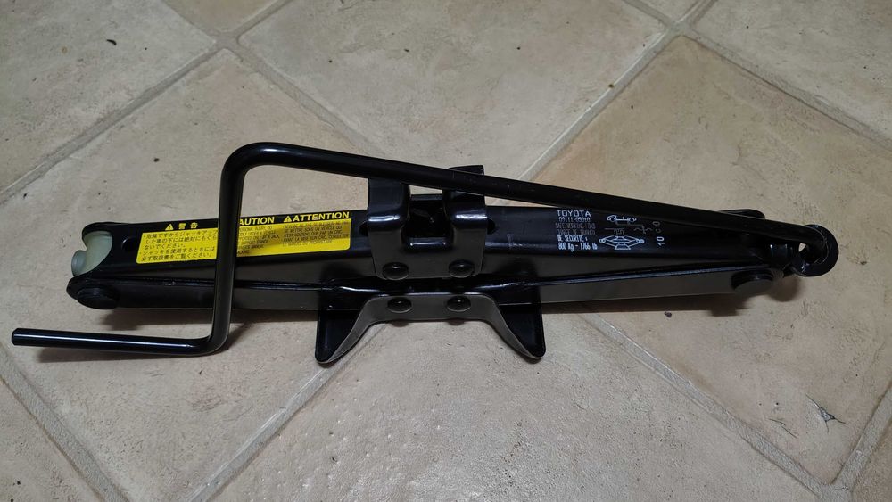 Cric auto pentru Toyota