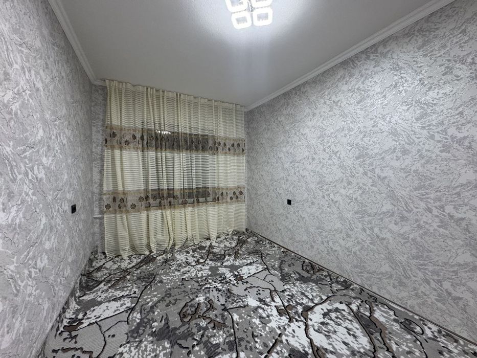 3хоналик 4каватда 6метрли балкон, 5микрорайон, бурчакда