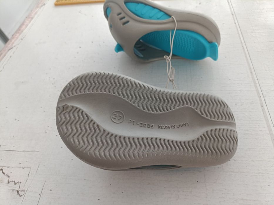 Slapi rechini mărime 27