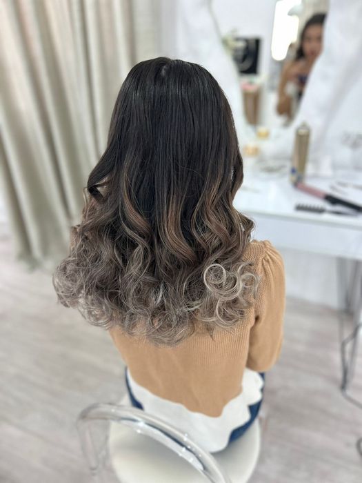 Макияж+ прическа с выездом=8000Тг