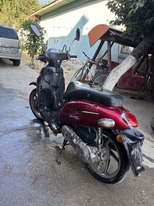 Vand scuter kymco 125cc