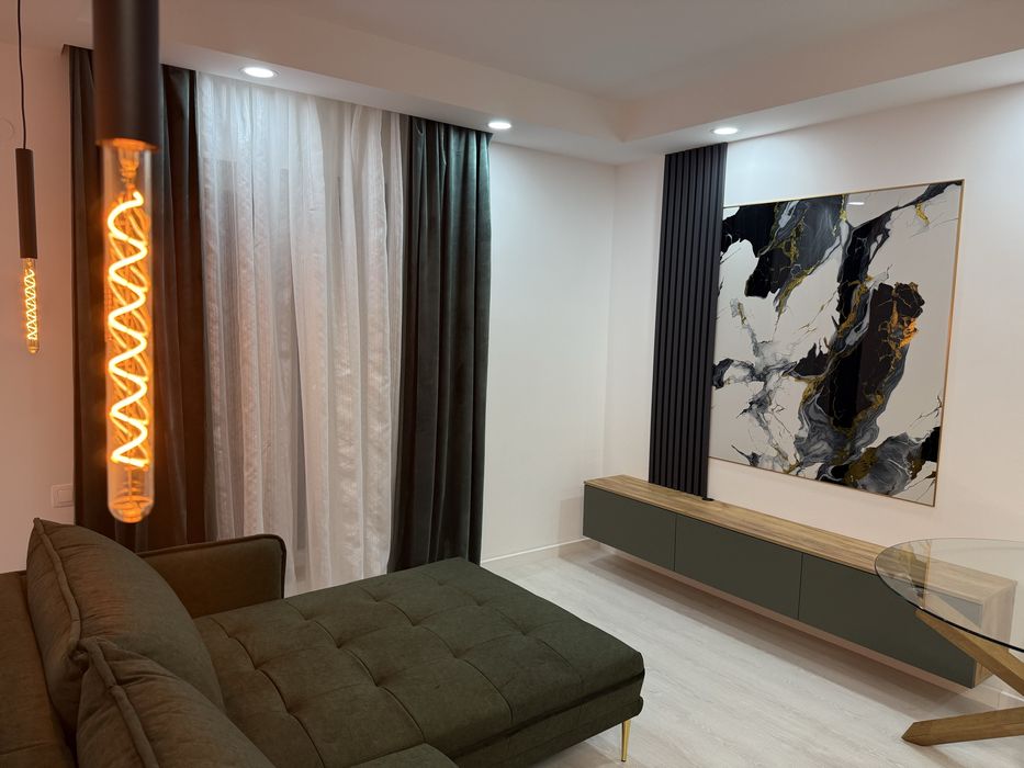 Apartament 3 camere Cosmopolis- prima inchiriere- parcare- proprietar