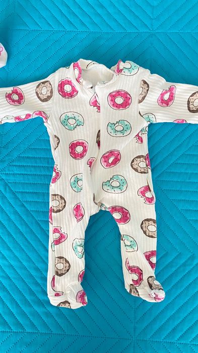 Бебешки бодита и ромпъри за момиче