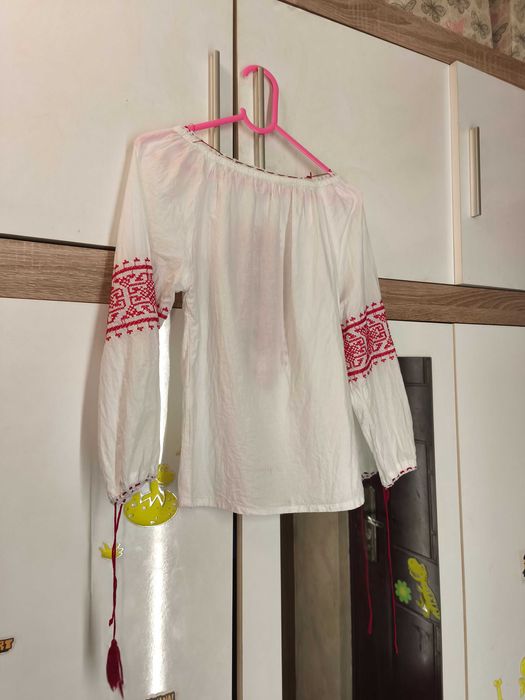 Ie roșu,fetițe,122-128(7/8ani)