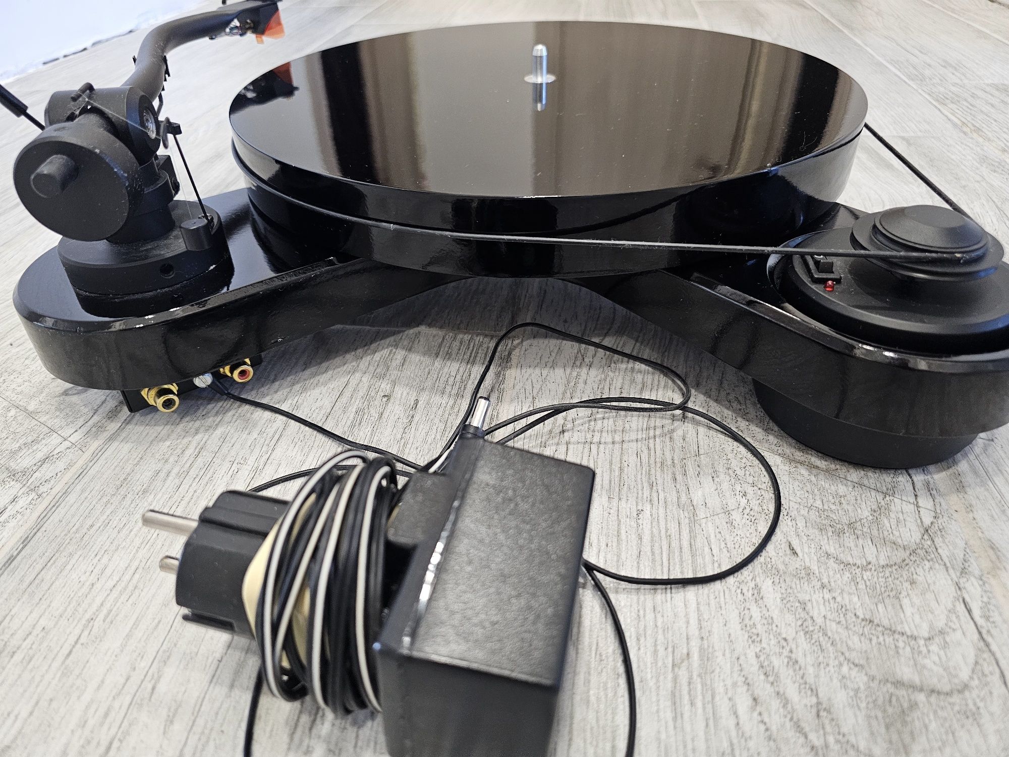 Pro-ject PRM 1.3 Genie + Ortofon m2red Bronze