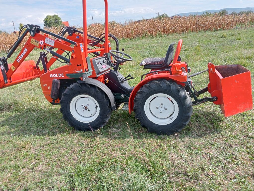 Viticol Tractor Goldoni RS 30 cu încărcator