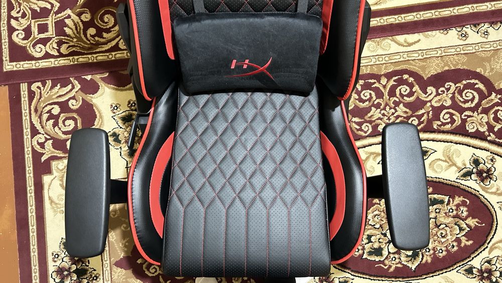 O'yin Kreslosi HyperX Blast core 200kg velyur yostiqchali