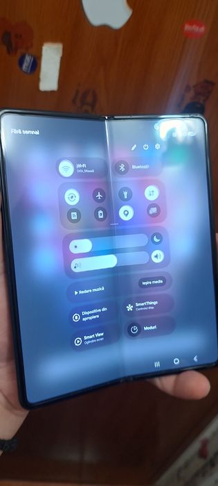 Huse Samsung Z fold   3. Second