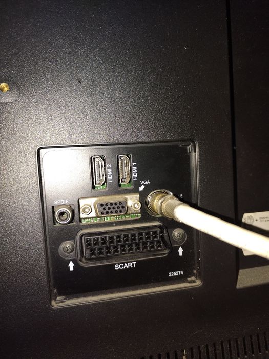 Vând TV led Hitachi