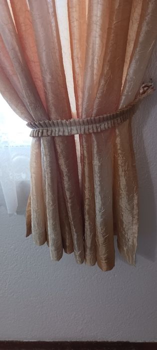 Завеси за прозорец