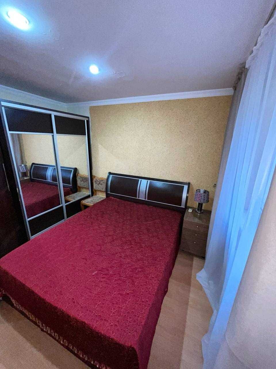 3-комнатная квартира, кирпичный дом, 4 этаж 3/4/4
На долгий срок.