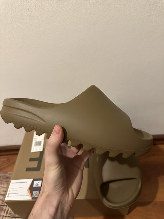 Adidas Yeezy Slide Core