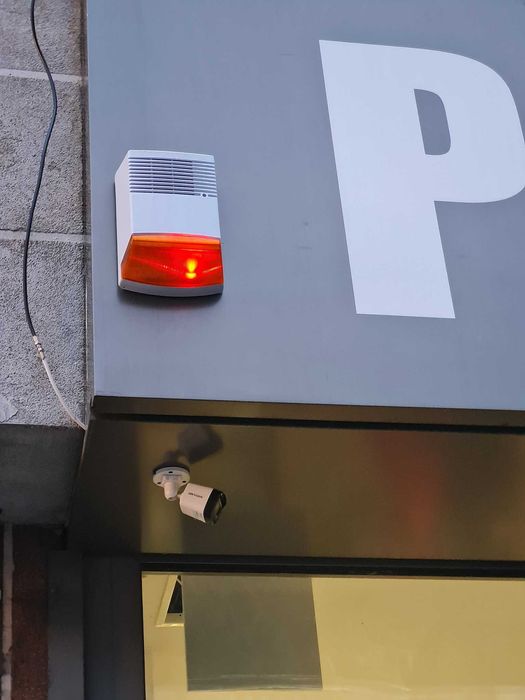 Kit alarma wireless sau cablata !