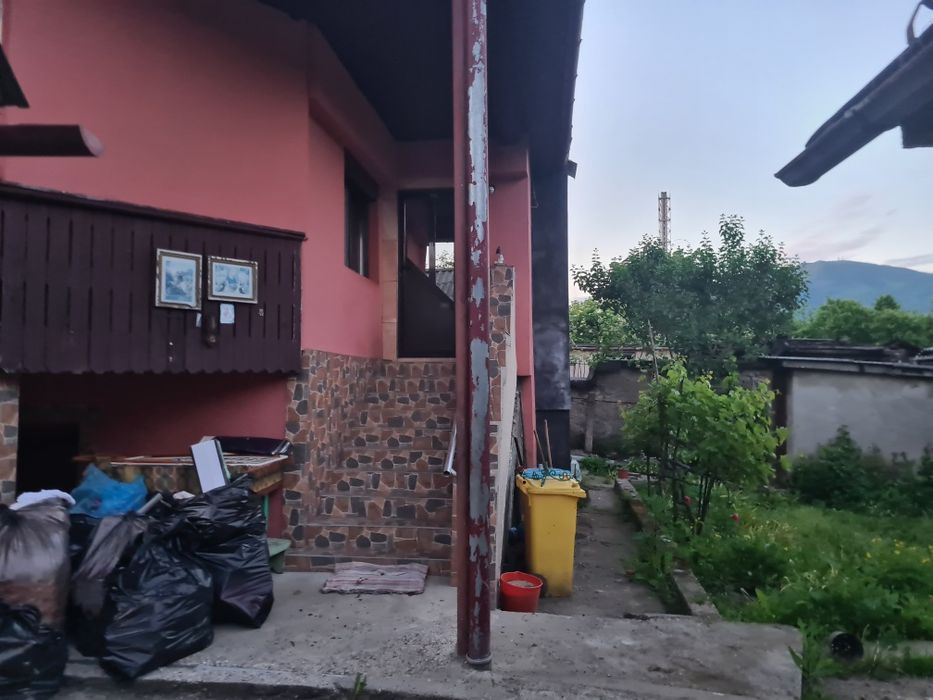 Proprietar vând casa pe str Podinei