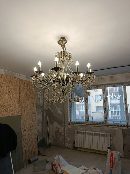 Продам Люстру классическую