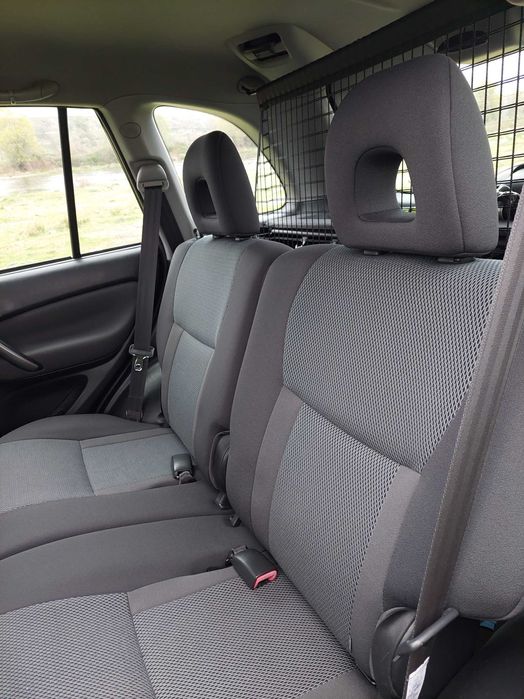 Продавам Тойота РАВ 4