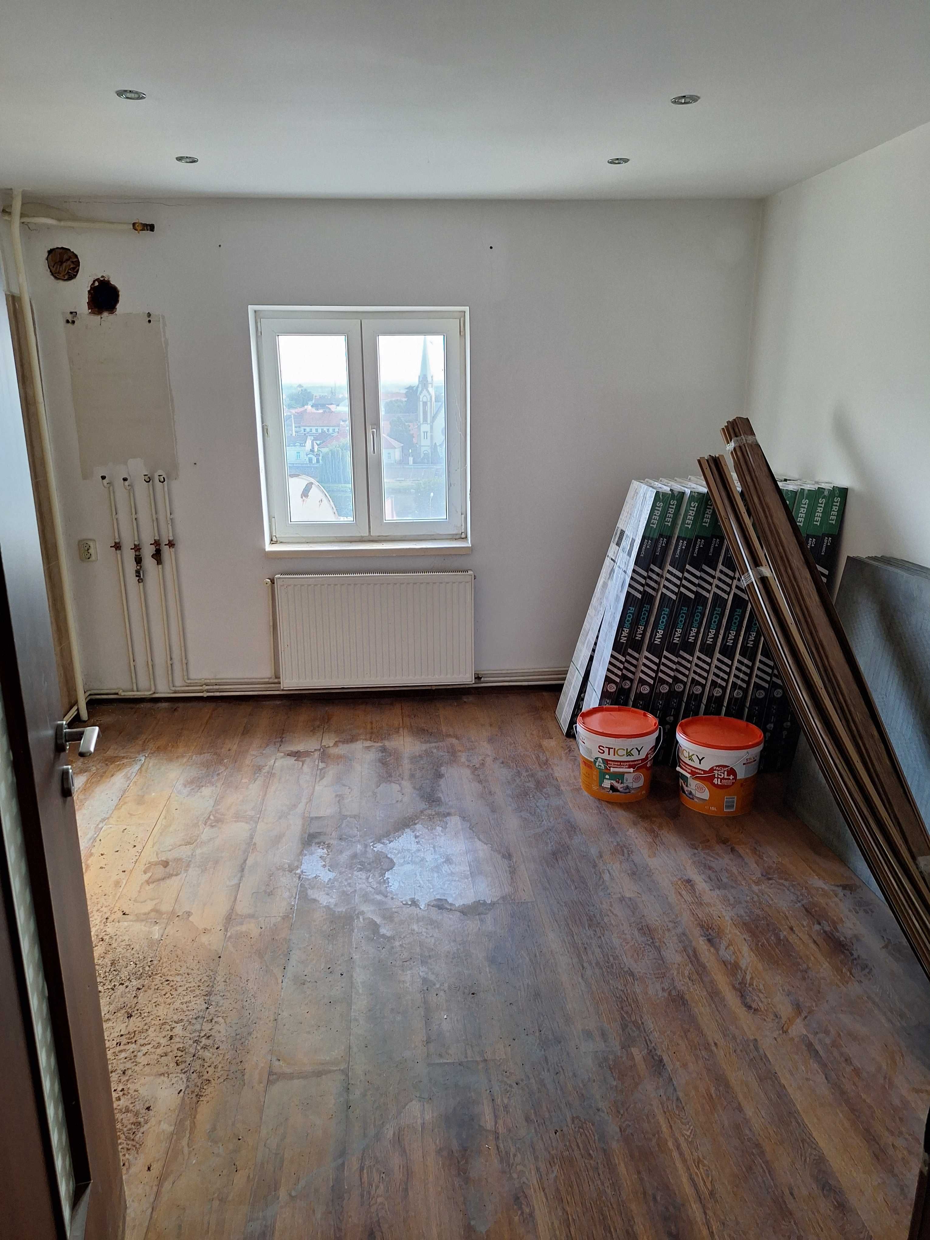 Vand apartament decomandat 3 camere Lugoj