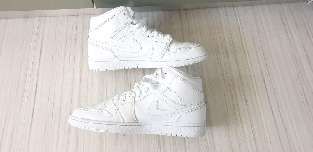 Nike Air Jordan1 Retro Tripple White / 43/27.5 UK 8.5 US 9.5 ОРИГИНАЛ!