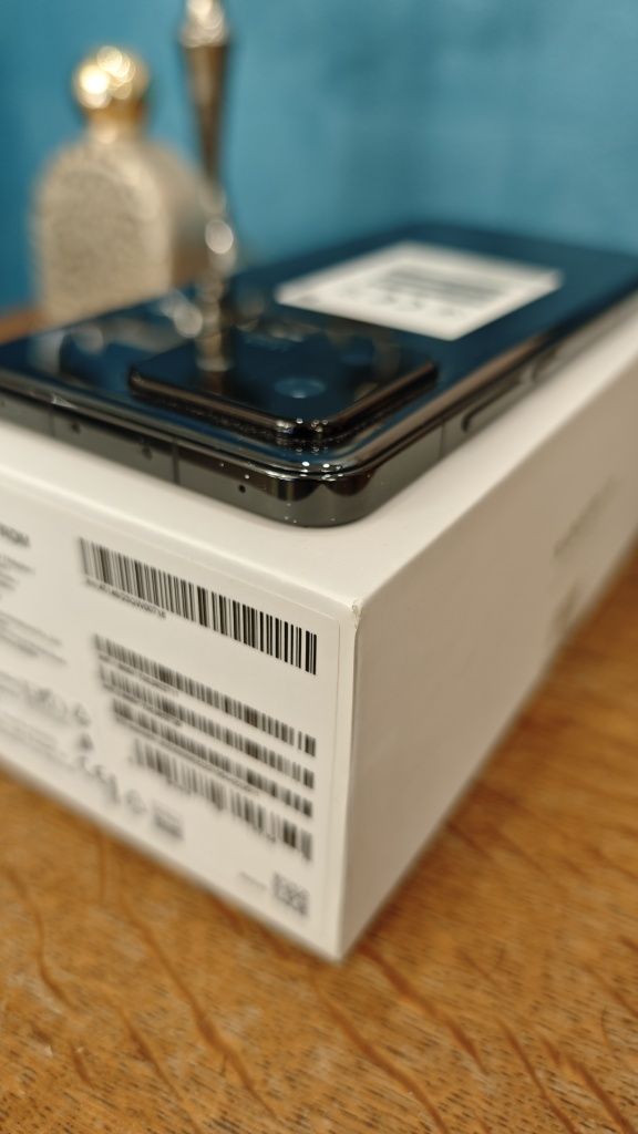 Продава Xiaomi 13  256GB 8GB RAM гаранция!