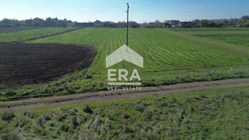 Голям урегулиран поземлен имот за продажба, с ПУП и одобрен проект за