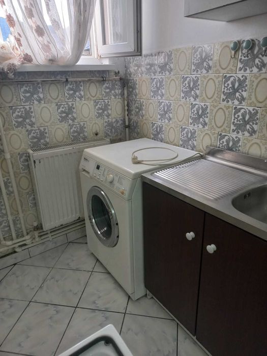 Proprietar, inchiriez garsoniera zona Posta Maratei