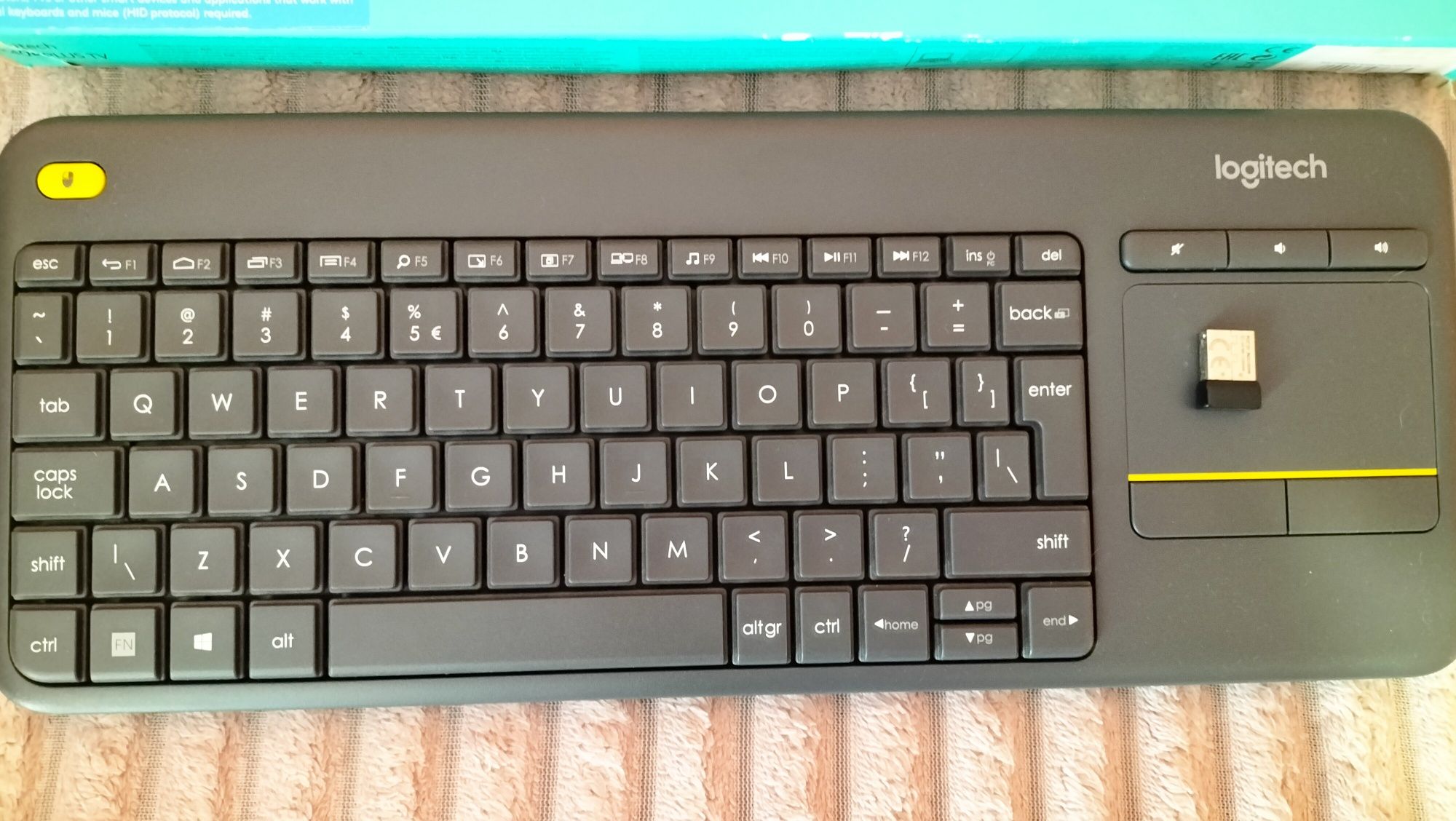 Tastatura Logitech K400 plus