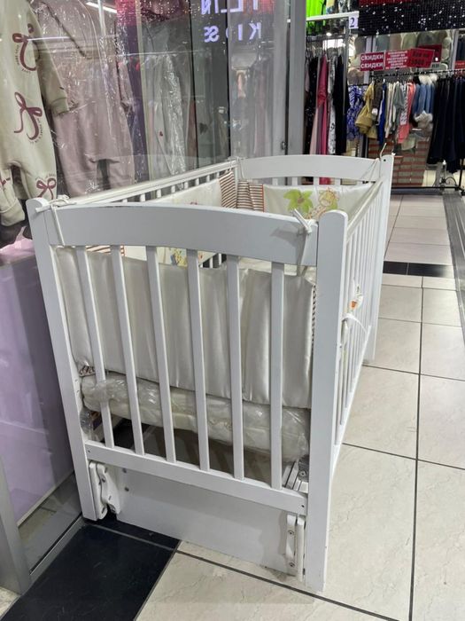 Манеж с матрасом и бортиком