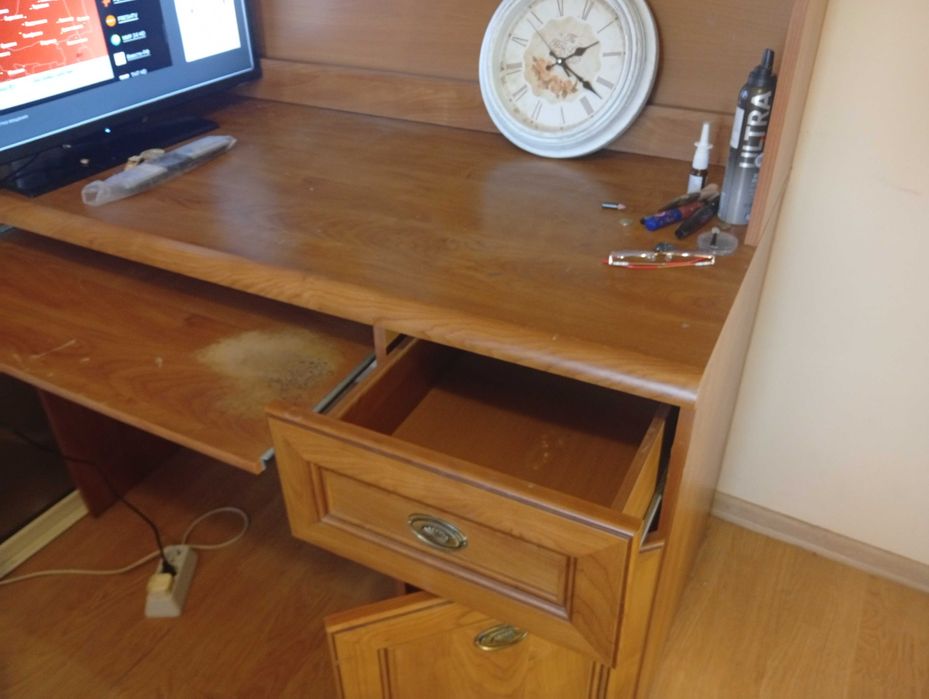 Шкаф бюро с стол