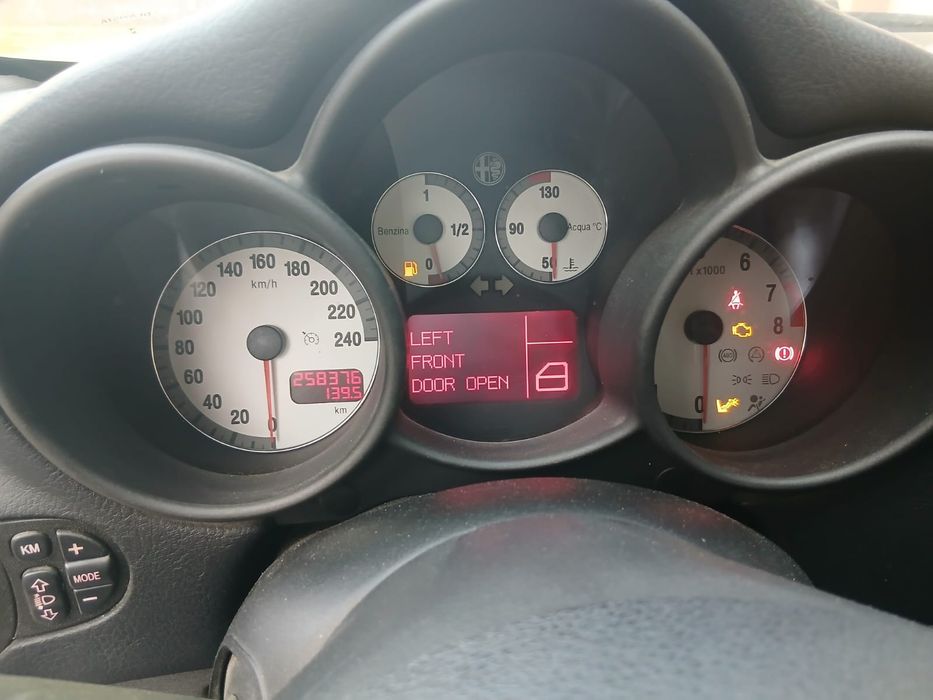 Vând alfa Romeo gt