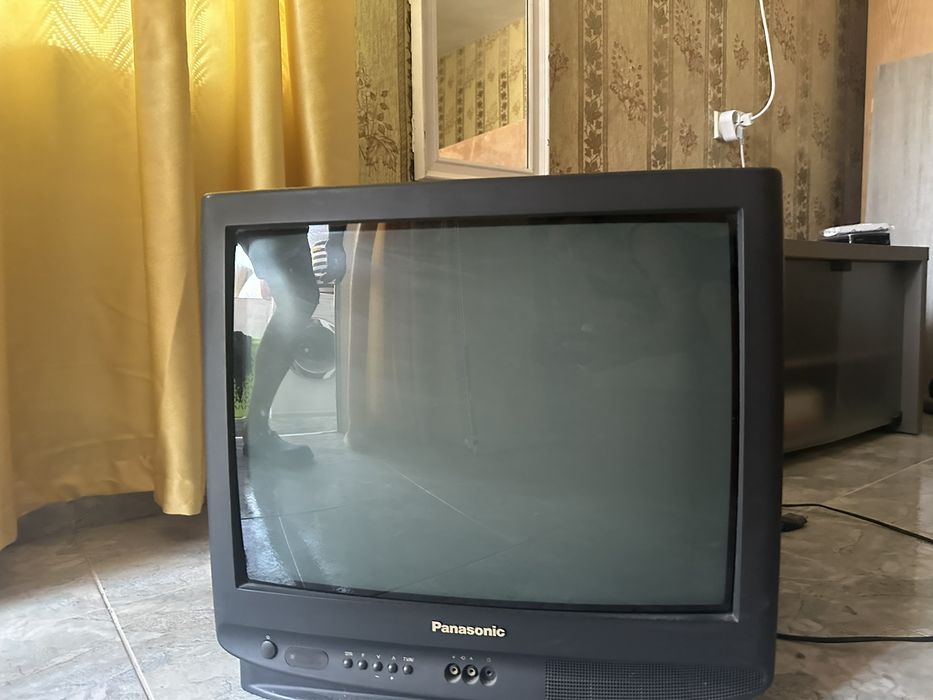 Продавам телевизор голям и малък от старите здрави и работещи
