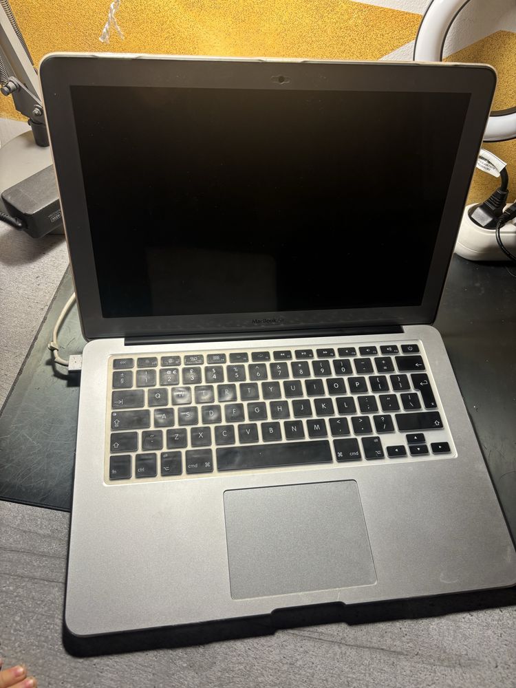 MacBook Air 13-inch, Early 2015