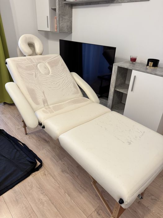 Vând pat de masaj pliabil profesional, alb