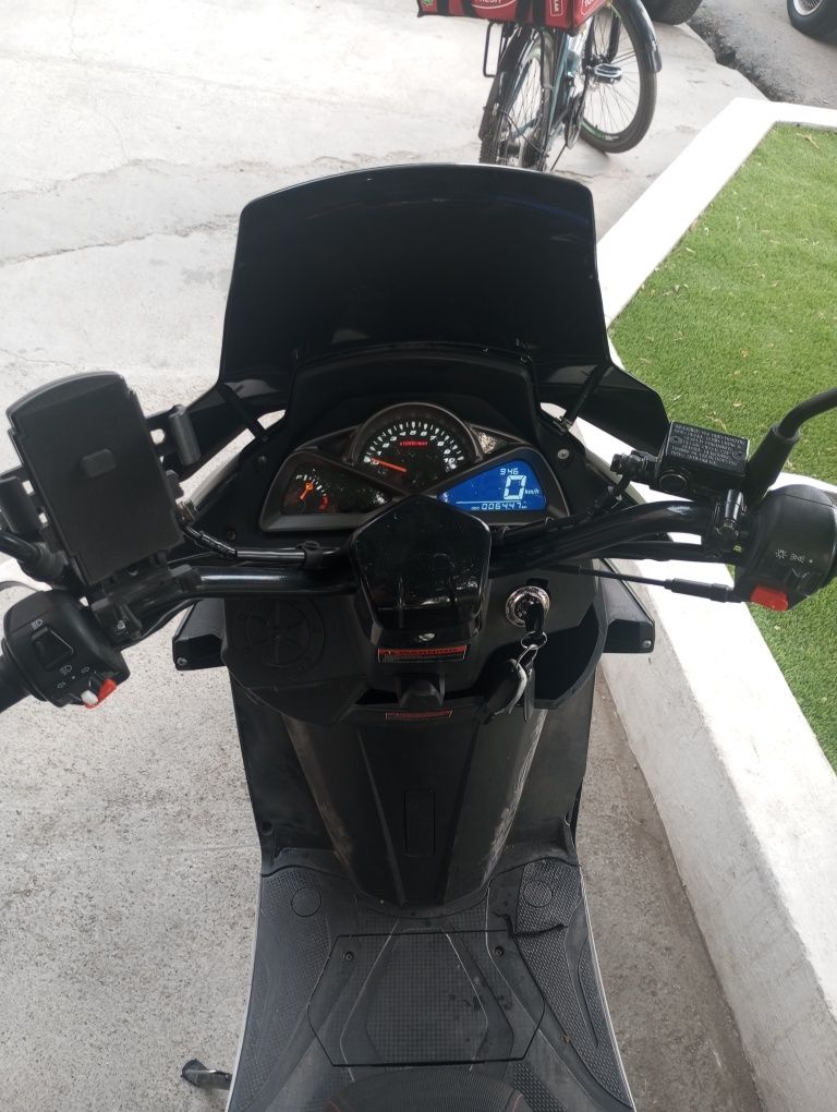 Скутер Gtiger 150 kub