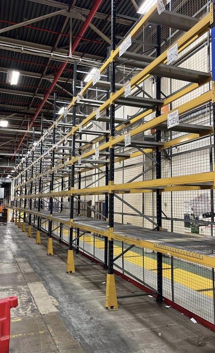 Rafturi metalice industriale