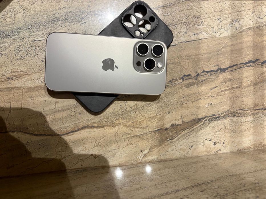 Vand iphone 16 pro baterie 100% si are garantie