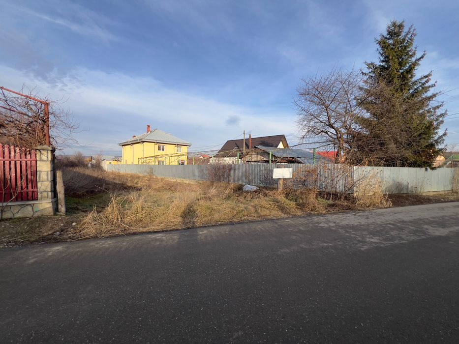 vând teren HEMEIUSI