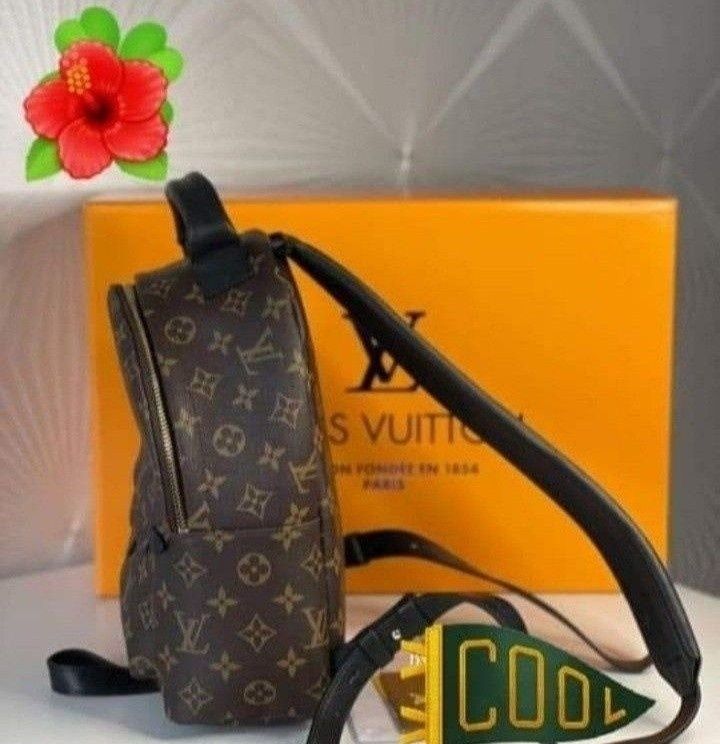 Set LV,rucsac +portofel,model unisex, saculet, etichetă incluse
