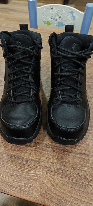 Боти Nike Manoa в черно