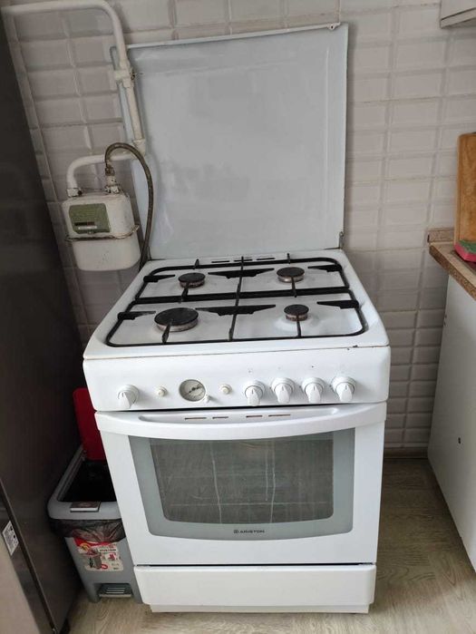 Б/У Газовая плита "Аристон"