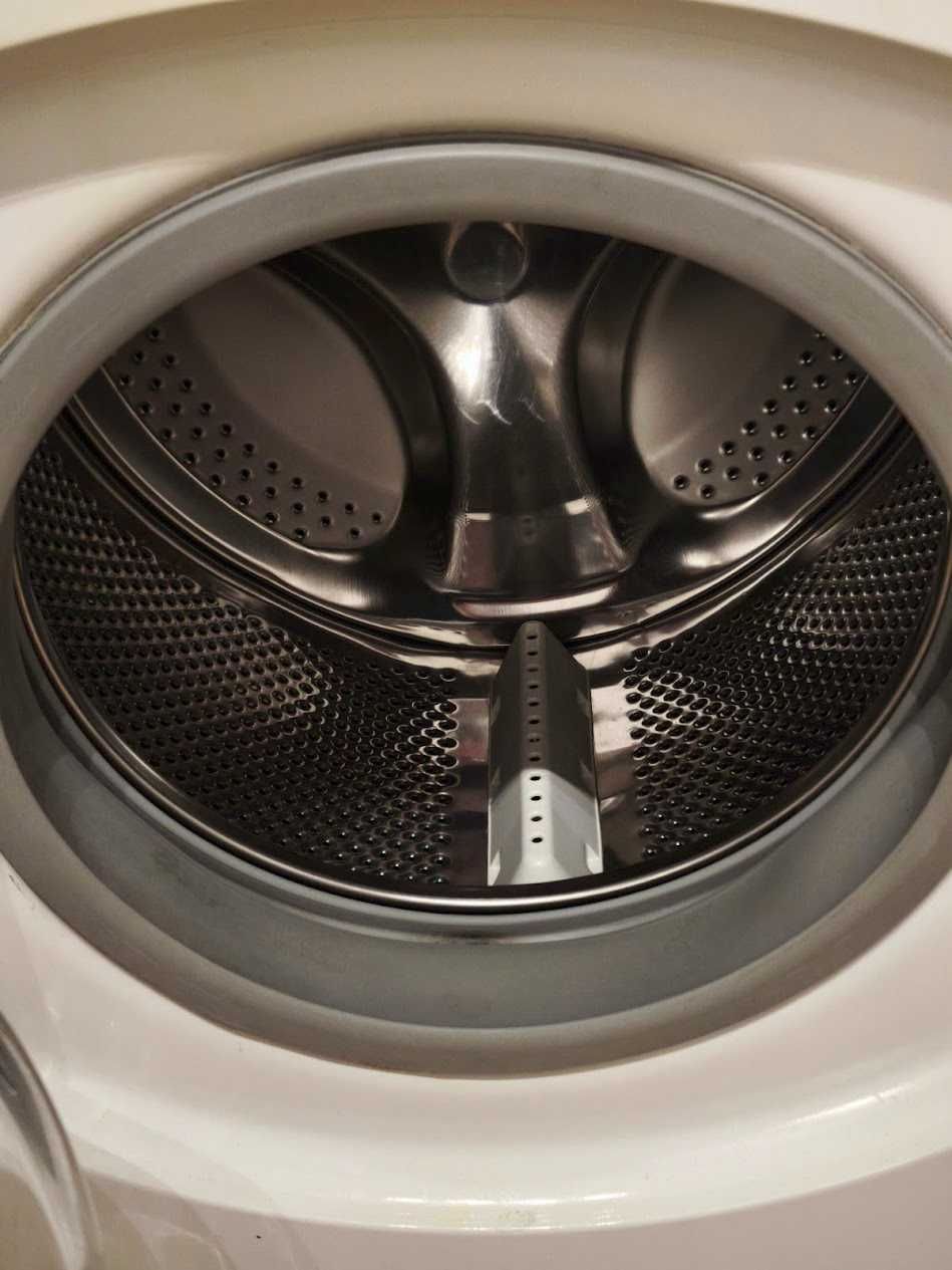 Продавам пералня Ariston AVD 149 EX (1400 об/мин) - работеща