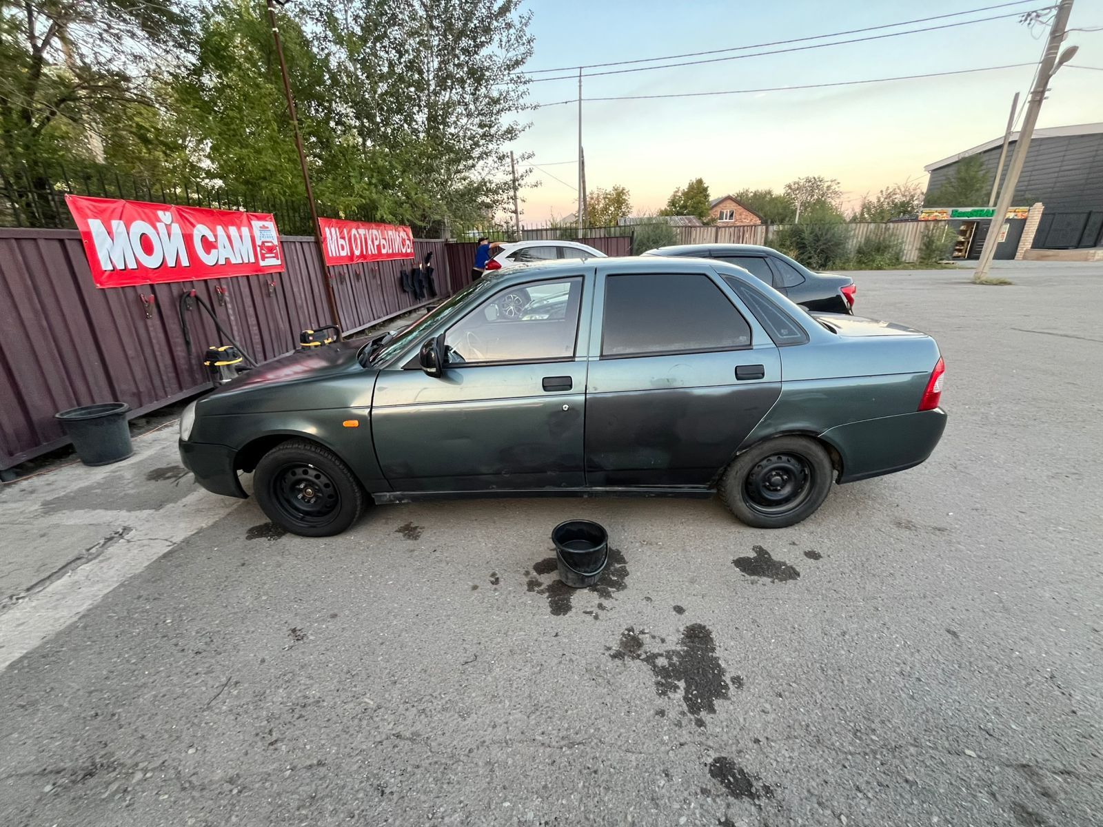 Продам Приору 1 торг у капота