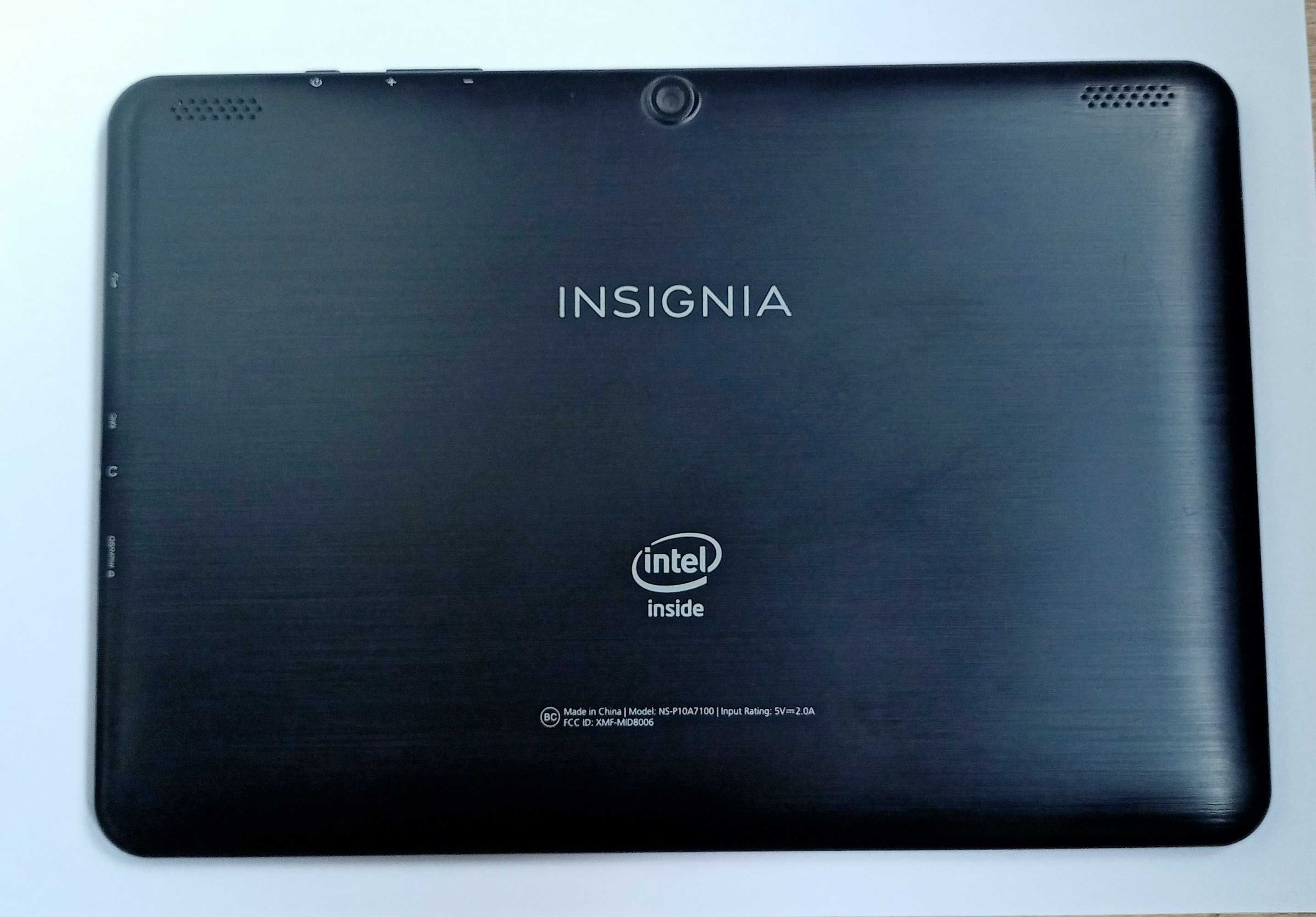 Планшет INSIGNIA.  LCD 10.1"  RAM 1 GB HDD 32GB, в хорошем состоянии