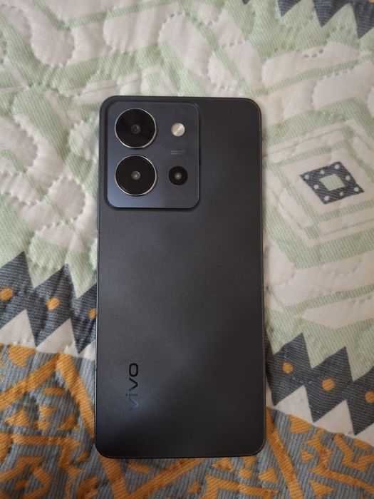 Продам смартфон Vivo Y36