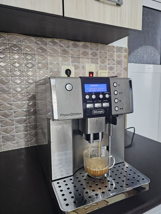 Delonghi Кафемашина