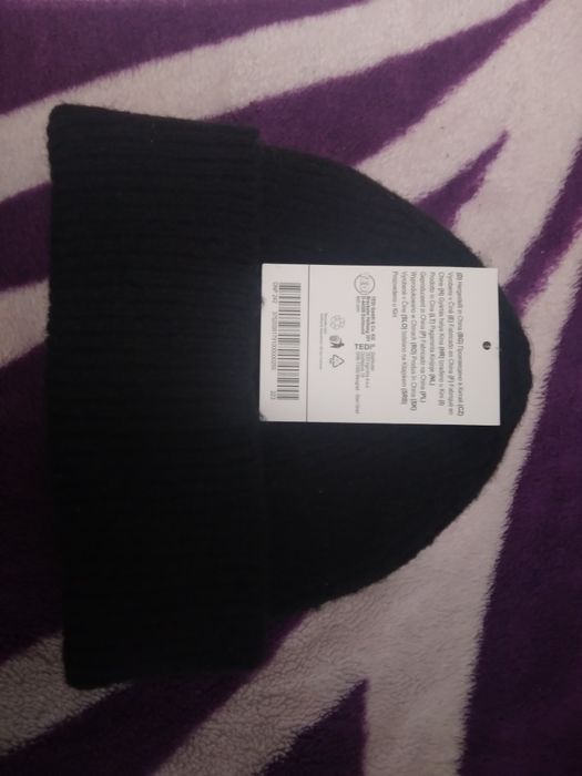 Vând fes nou la 25 de lei