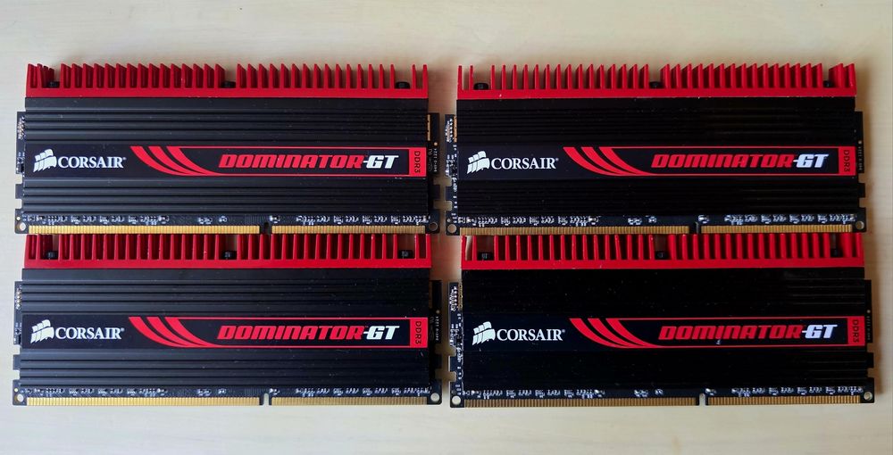 32GB RAM DDR3 1866MHz Corsair Dominator GT RED